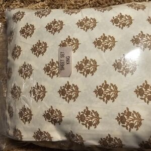 King Sheet Set with Floral Pattern